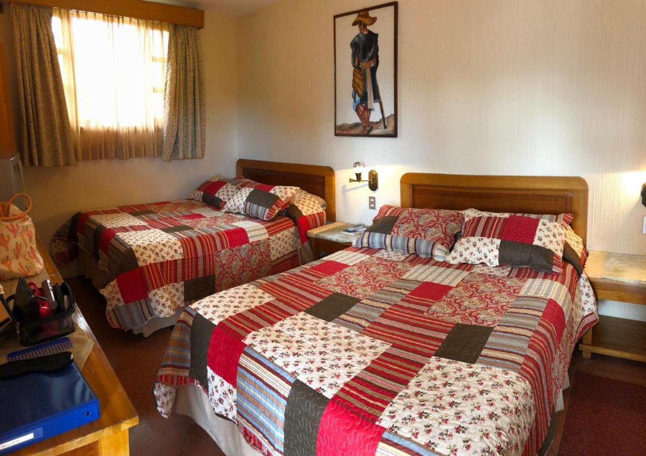 Hotel De Volcanes Panajachel